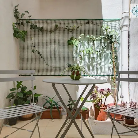 Perfect Appointed Studio *